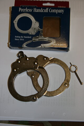 Handfängsel PERLESS Mod 700