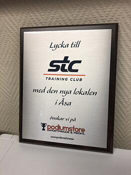 Väggplakett  storlek 225x175 mm med eget motiv - Komplett pris