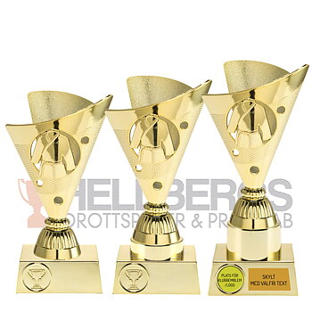 Statyett Kampsport Dräkt Guld Sport Trophies - 165/185/195 mm - Inklusive skylt med text