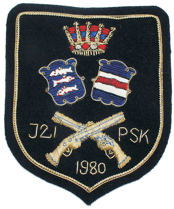 Handbroderade tygemblem med eget motiv - 3