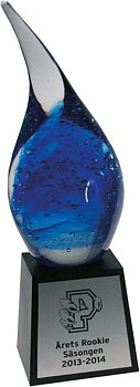 Glasstatyett Svettdroppen Blue - 4 olika storlekar - Inklusive skylt med text