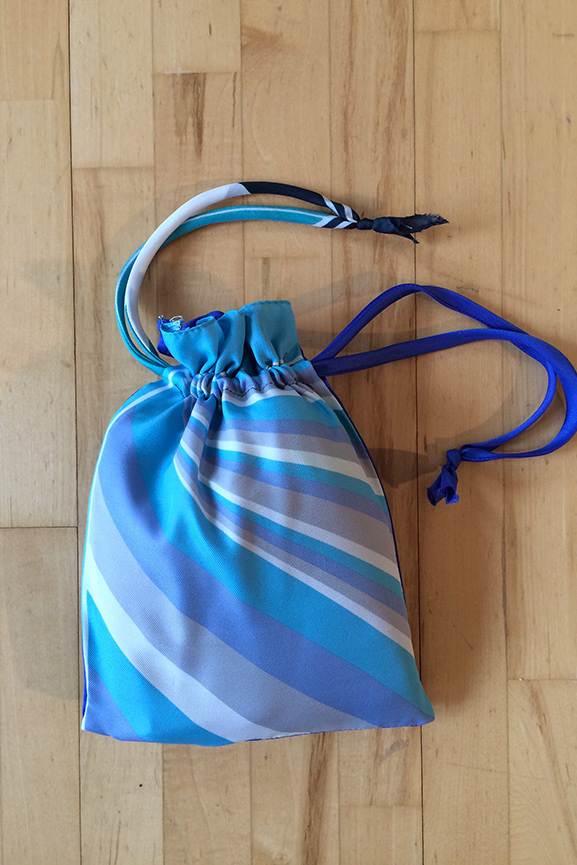 SÅLD Scarfklänning med ärm, vit/blå - 5