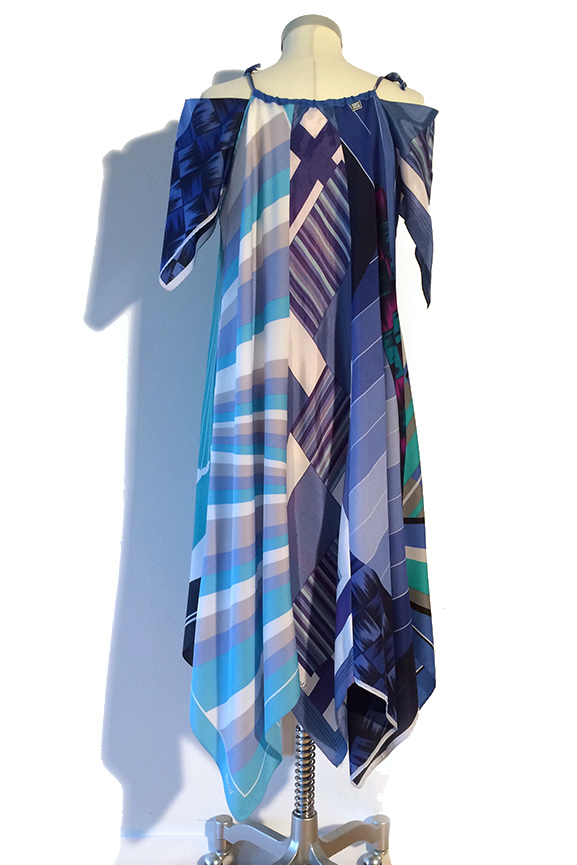 SÅLD Scarfklänning med ärm, vit/blå - 2