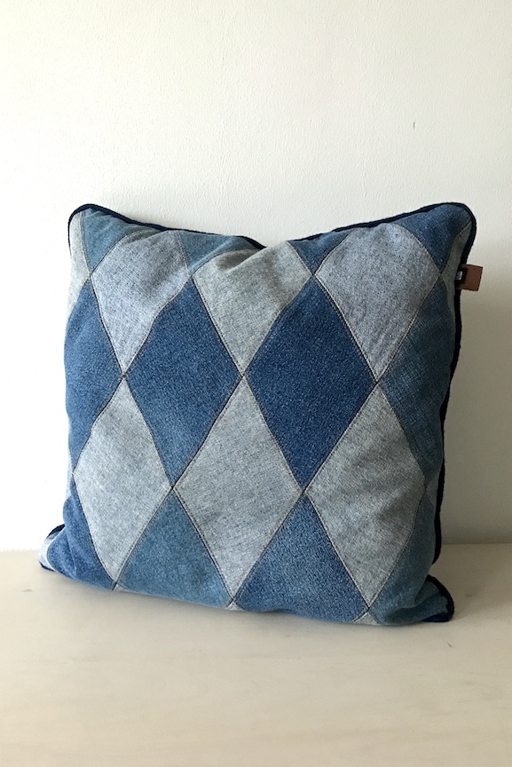  Denim kudde No 6, Harlekin