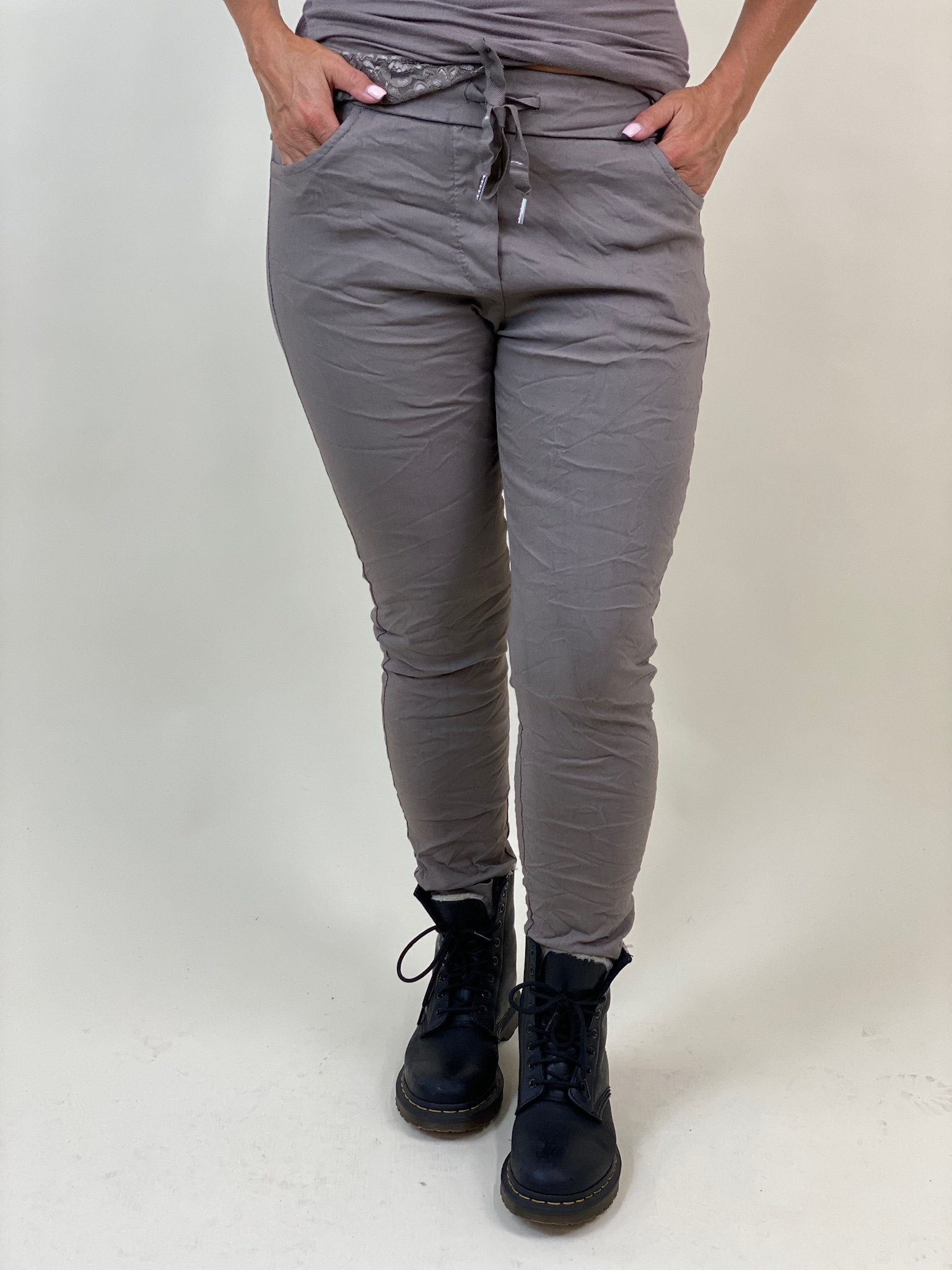 Magisk byxa Signe, Taupe -Mix By Heart