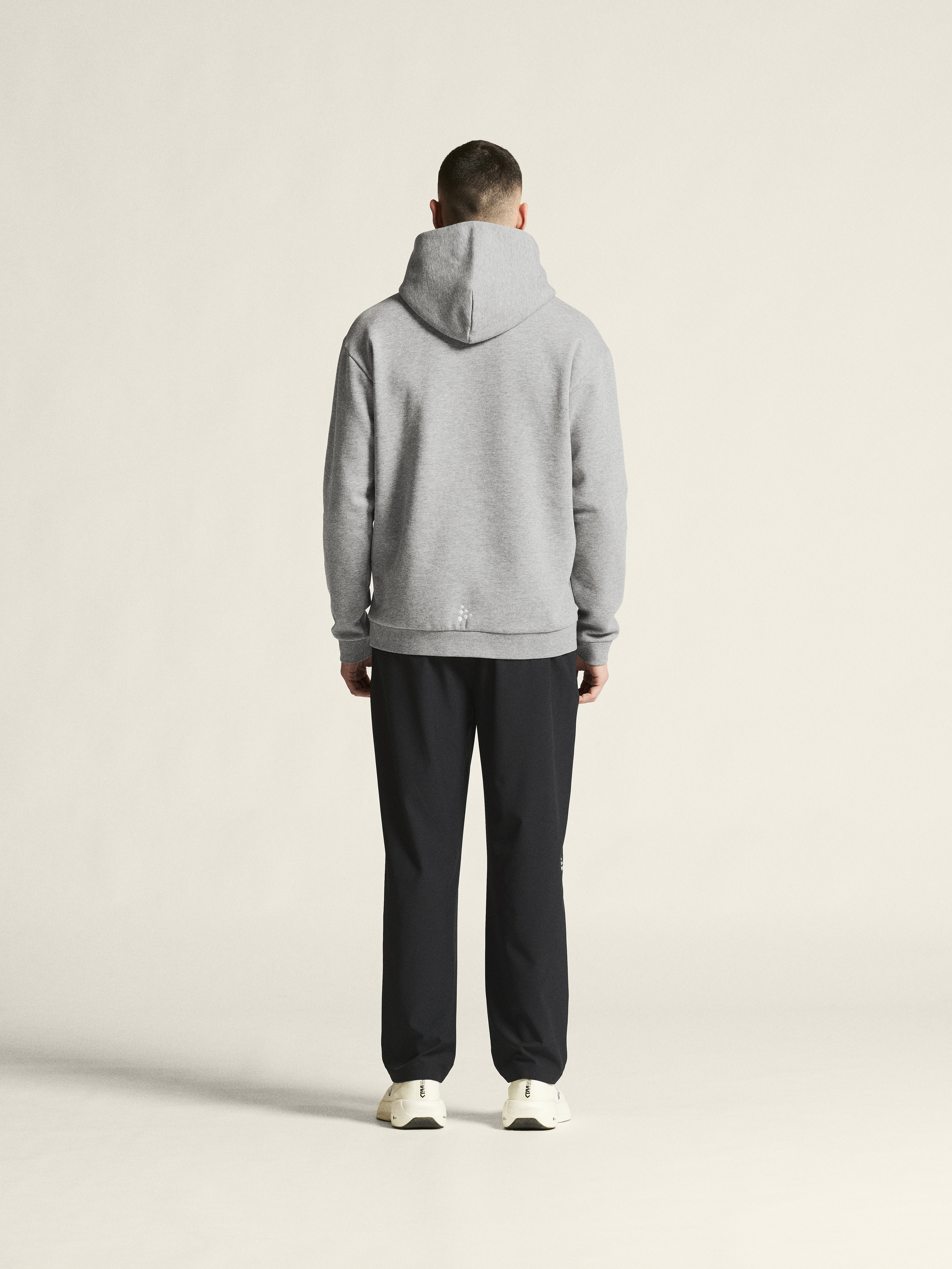 COMMUNITY 2.0 LOGO HOODIE M - 18