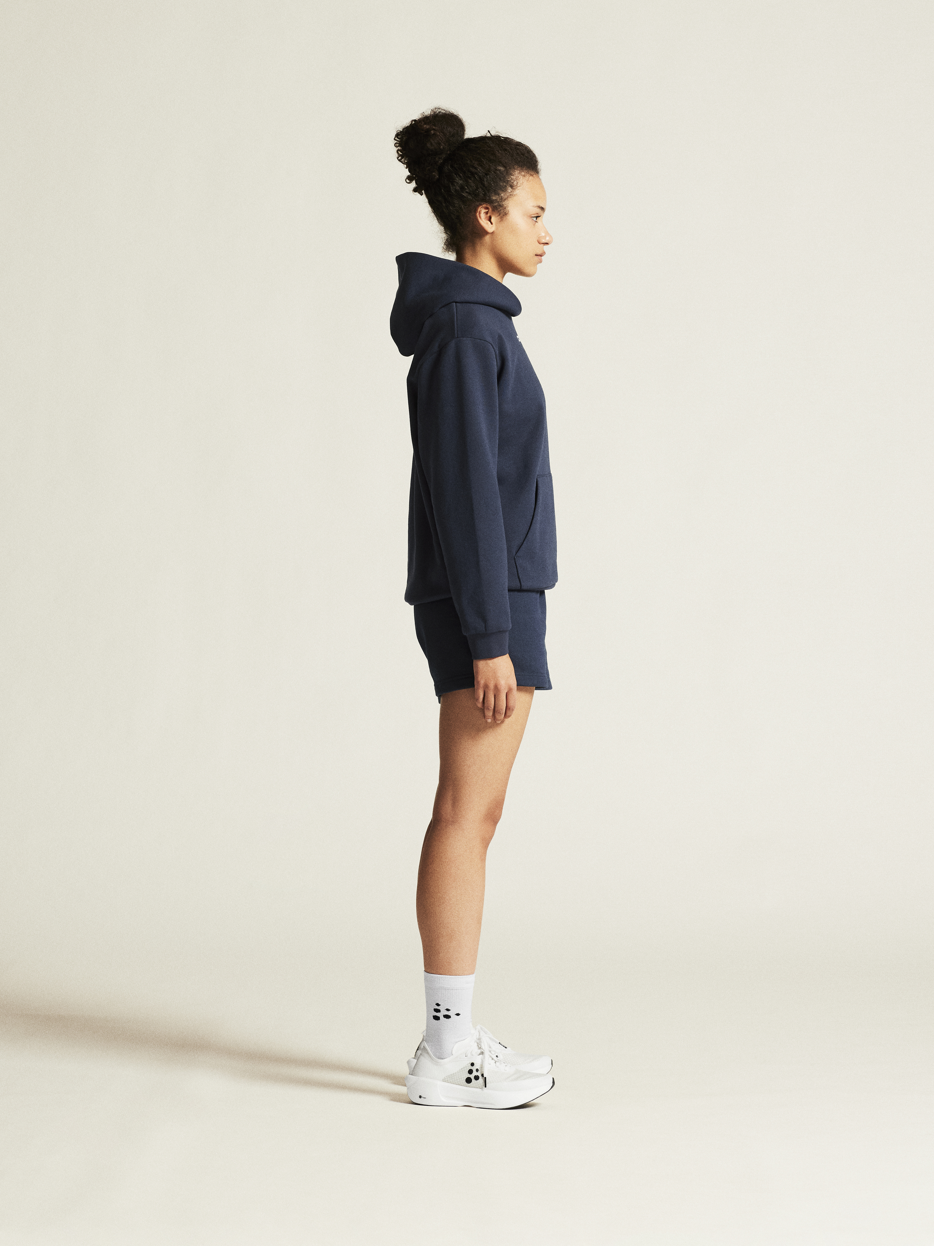 COMMUNITY 2.0 LOGO HOODIE W - 17