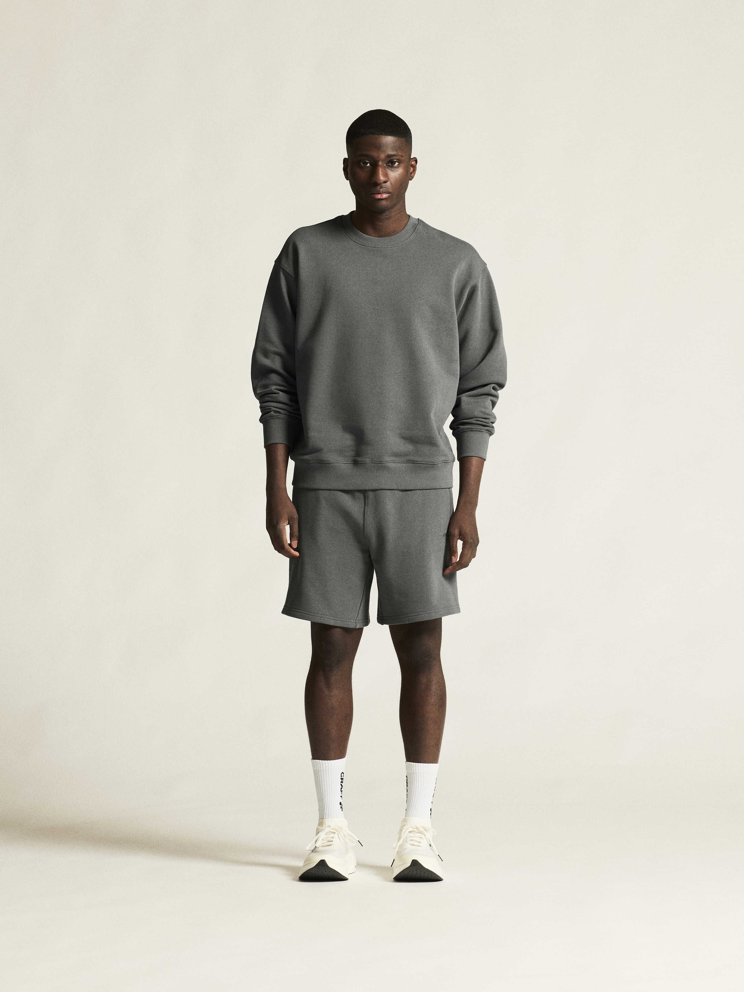FREQUENT RN SWEATSHIRT M - 22