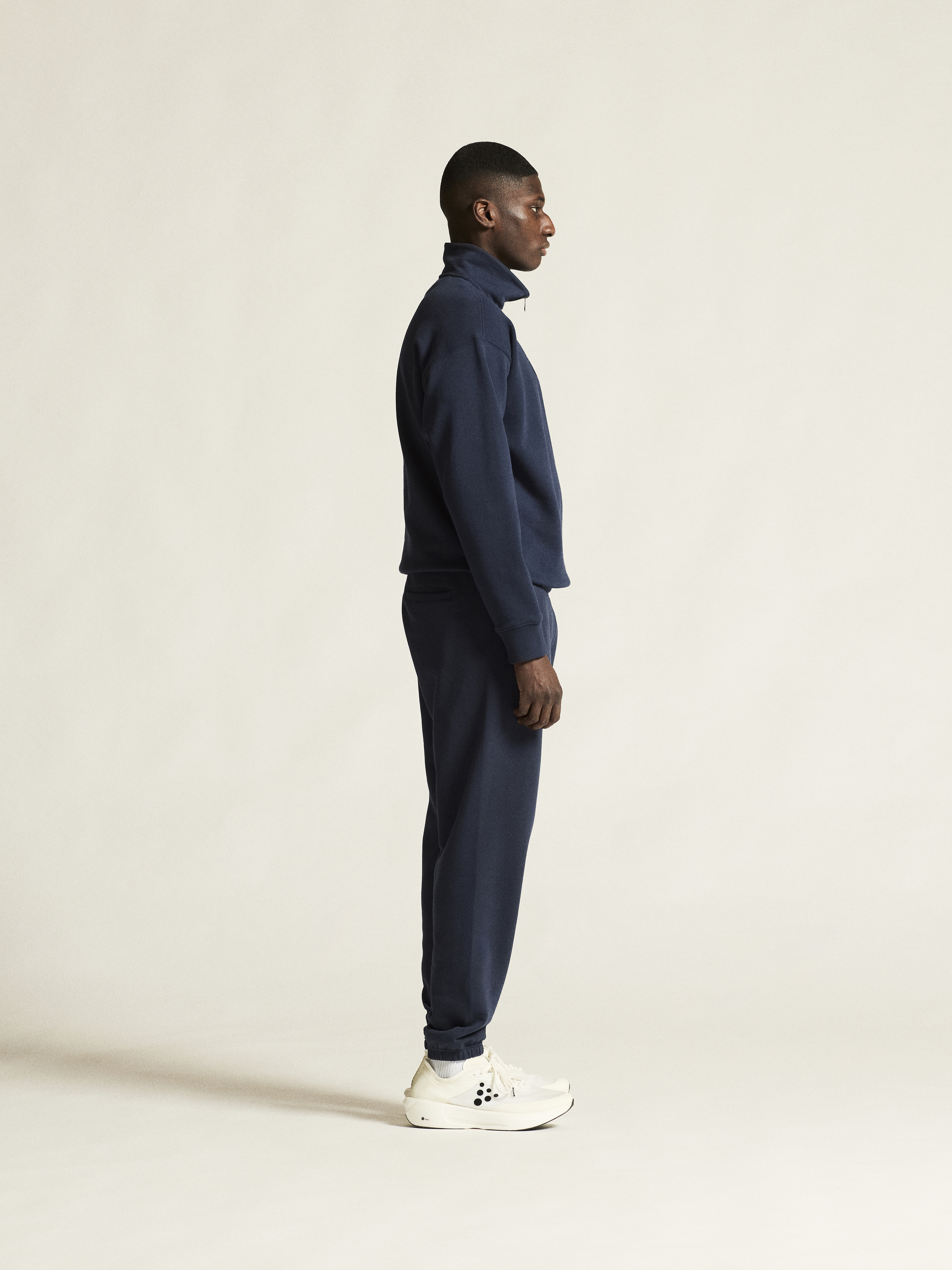 FREQUENT SWEATPANTS M - 18