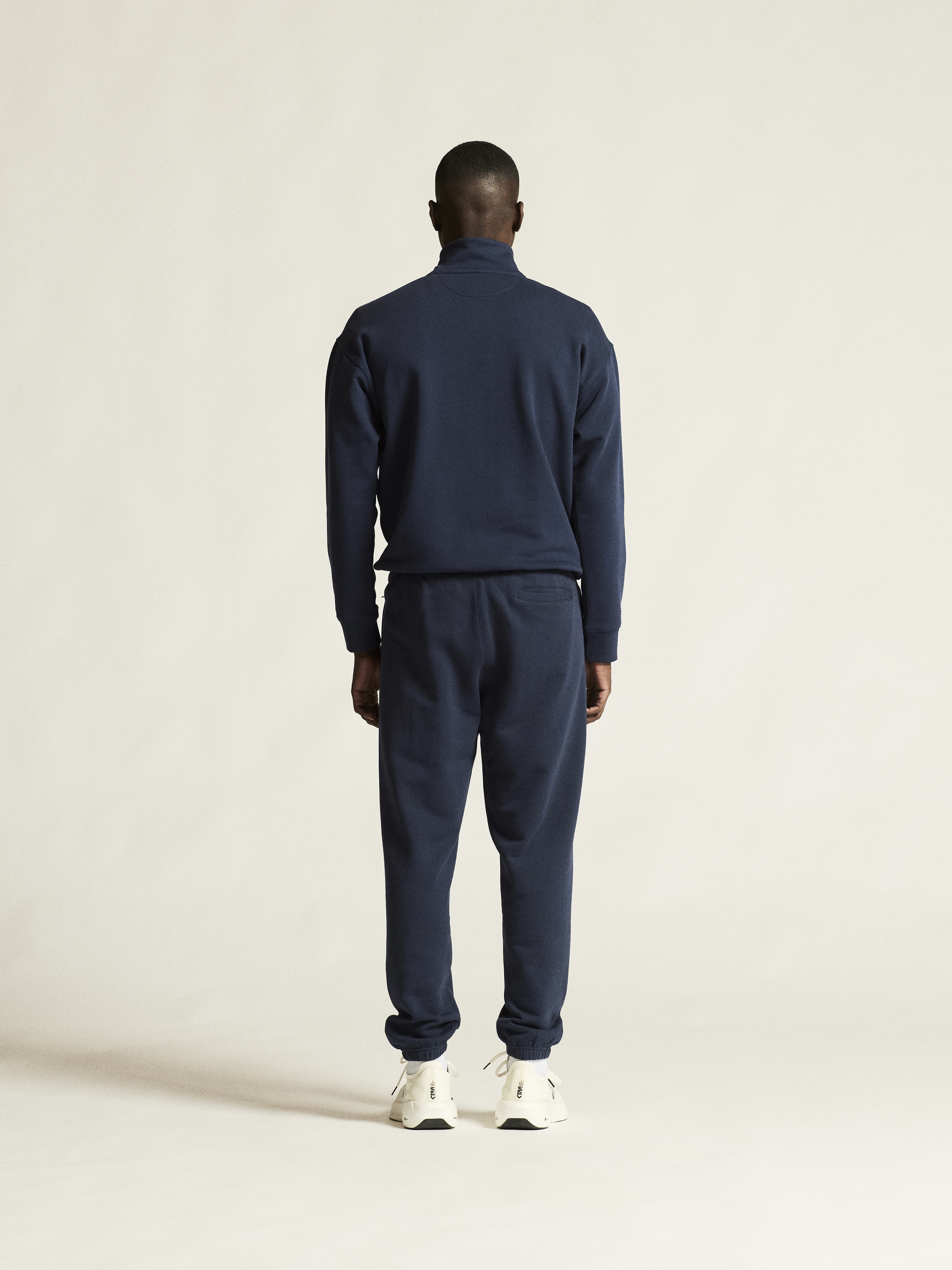 FREQUENT SWEATPANTS M - 20