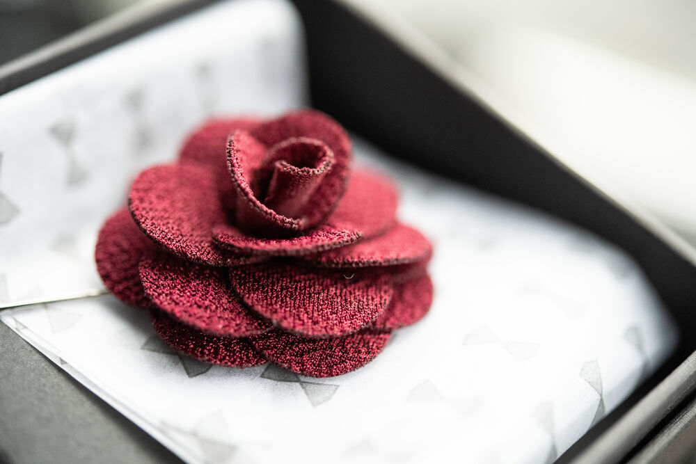 Solid Hankie & Lapel Pin With Giftbox - 19