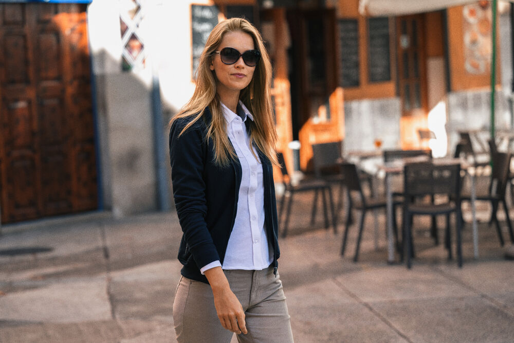 Burlingham Woman - 24