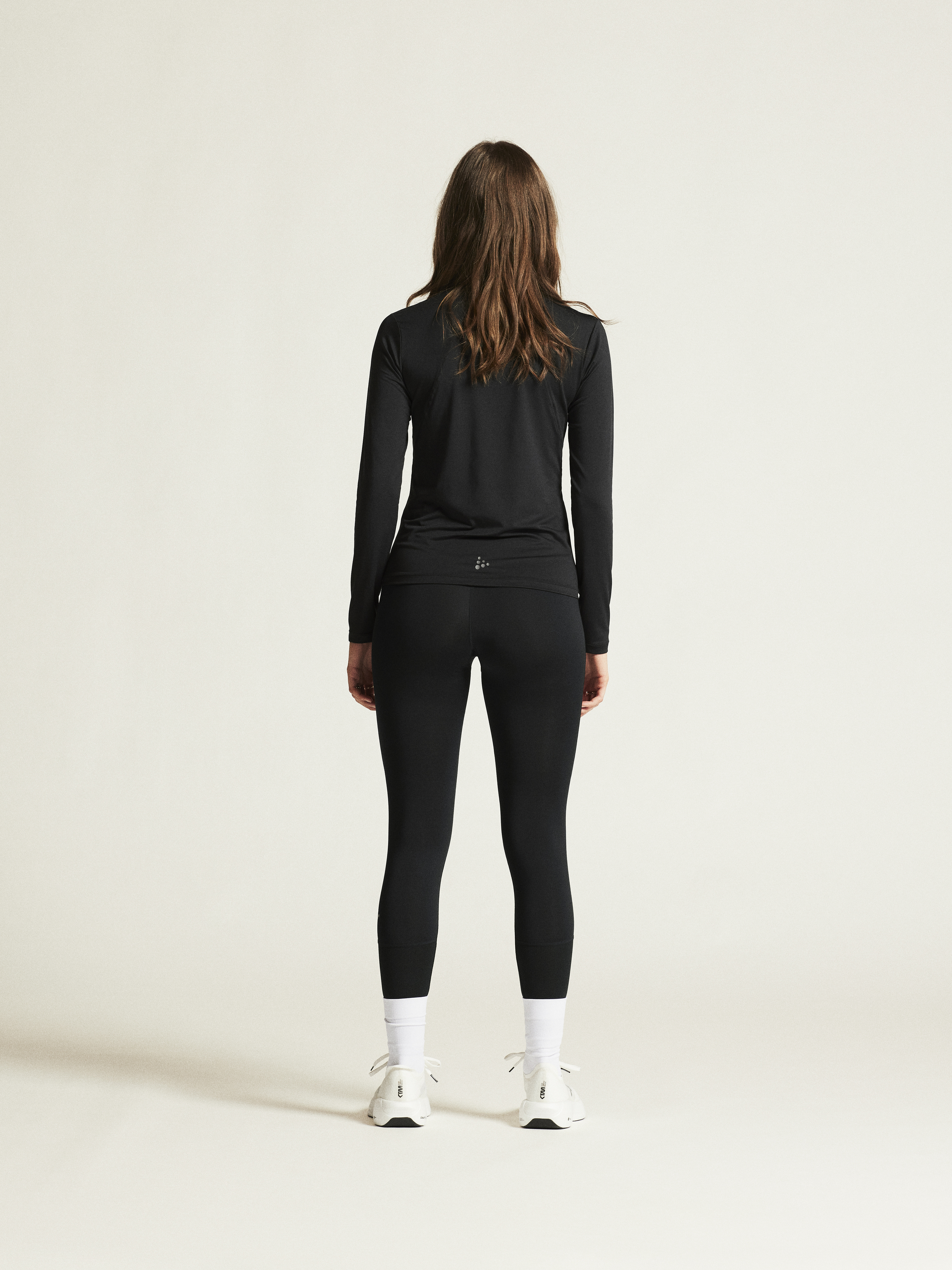 ADV ESSENCE LS TEE 2 W - 19
