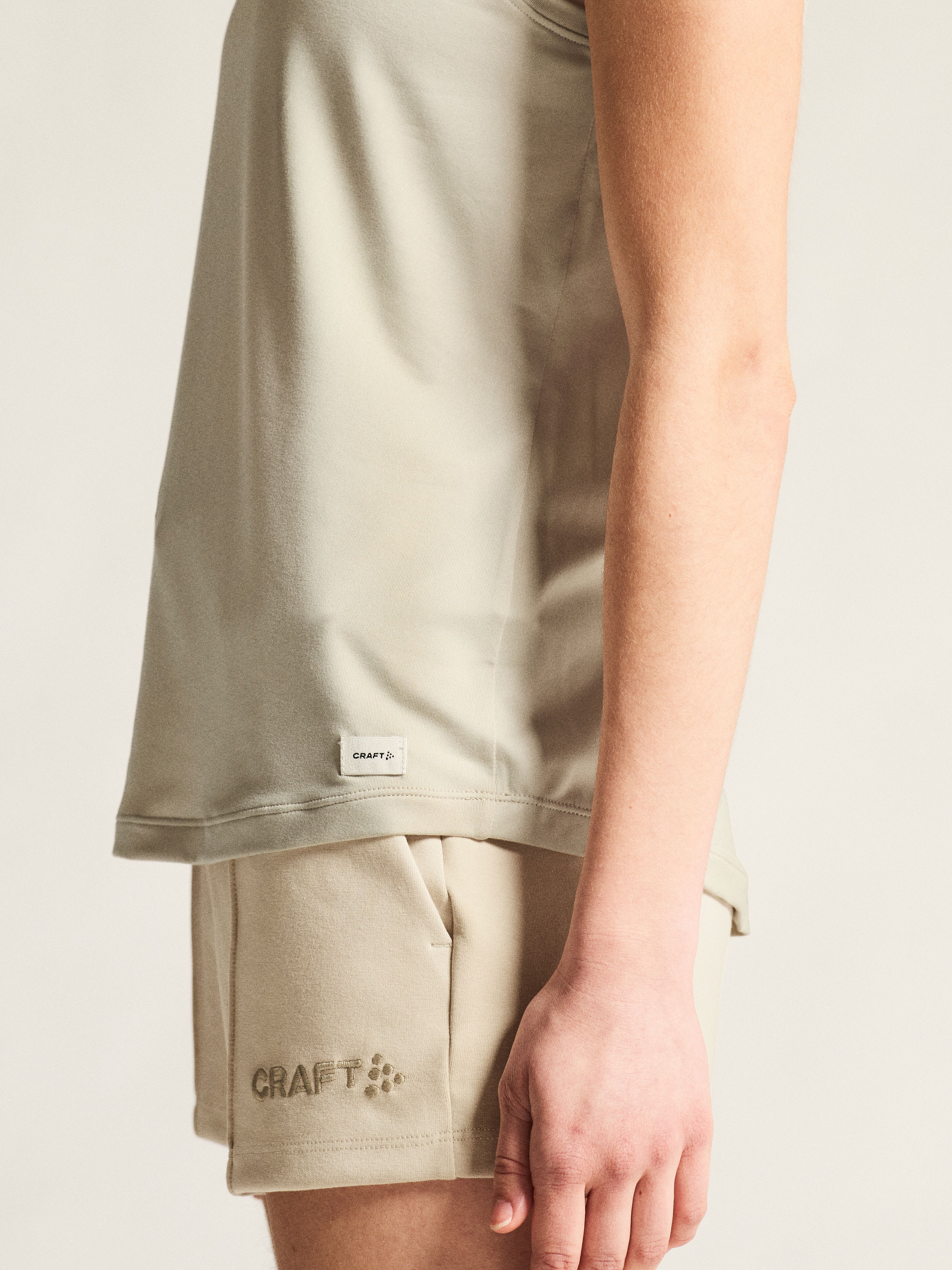 COLLECTIVE SINGLET W - 14