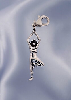 The tee yogacharm in silver