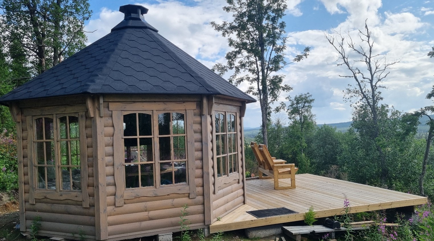 PAVILJONKI 8 KANTTI 12 Puolipyöreästä hirrestä - 4