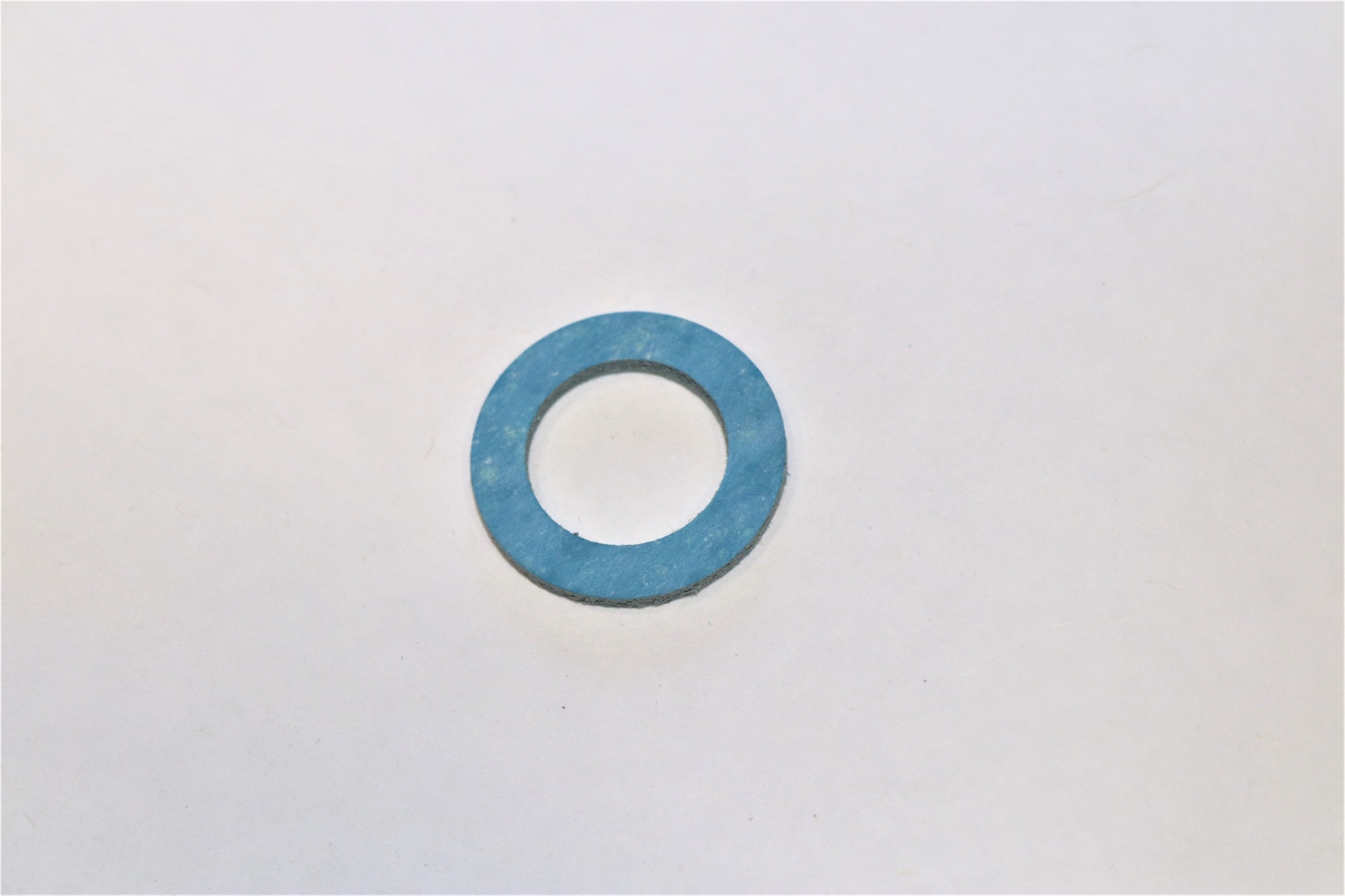 Felt washer for water connection at the panel post