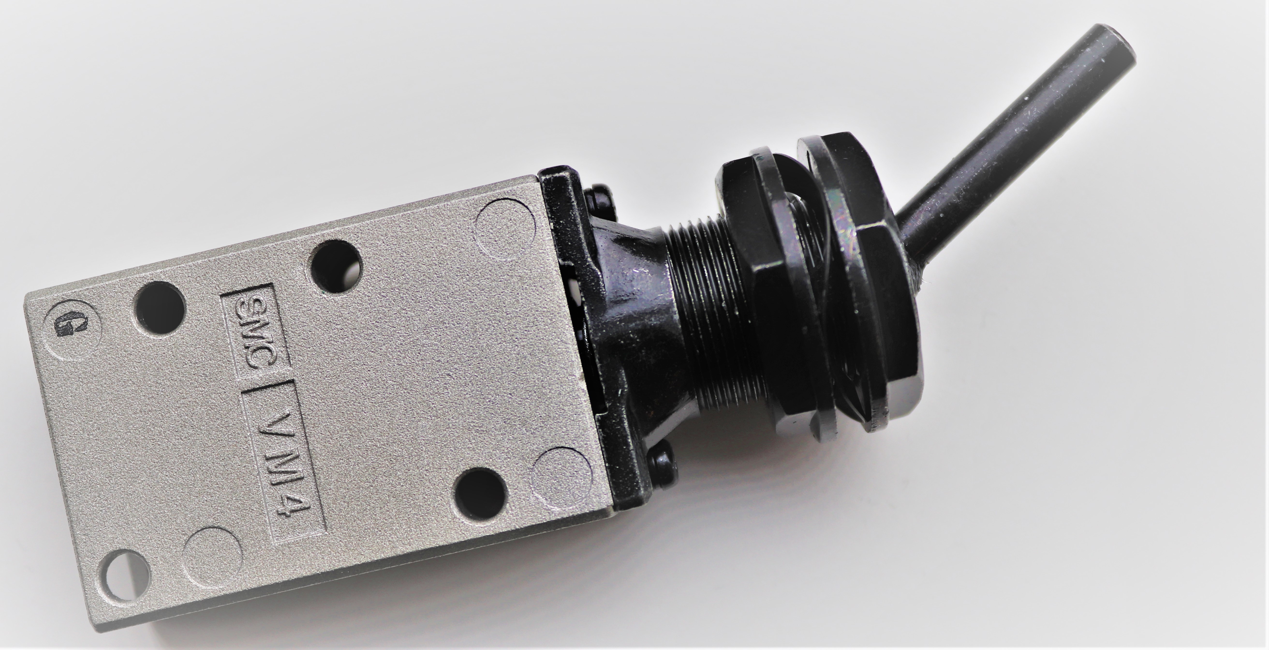 Mechanical directional valve