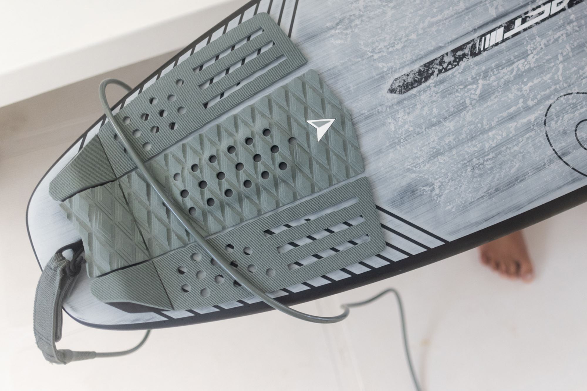 ROAM Footpad Deck Grip Traction Comp Pad gray - 2