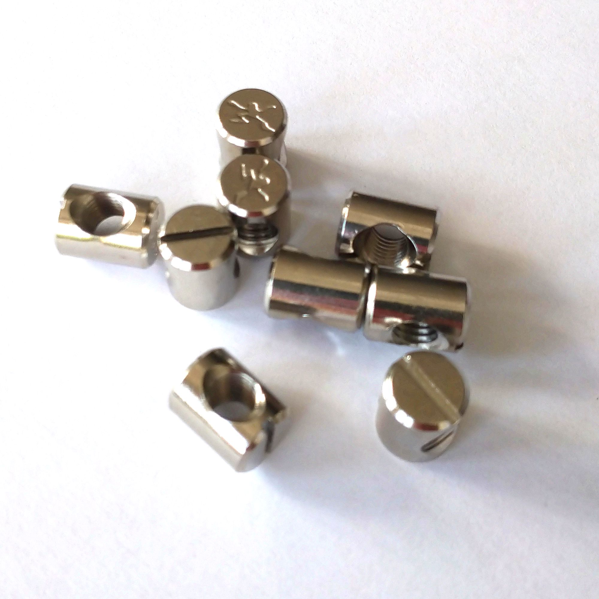10x Screw Insert for windsurf Fins 9-6mm