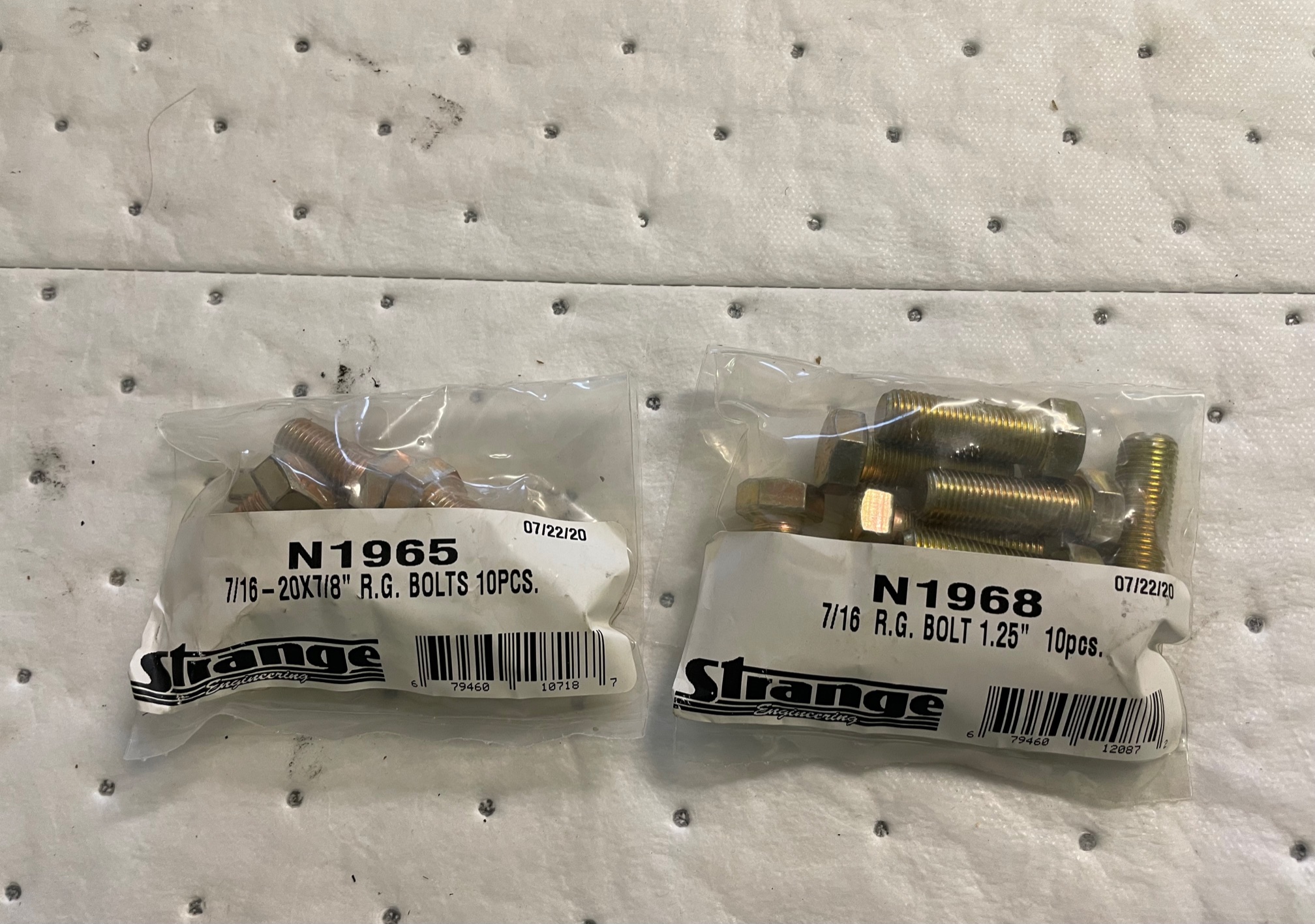 Strange kronhjulsbult Ford 8 & 9"