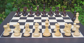 Schackpjäser Stallion 100 mm Rosenträ