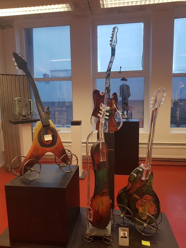 Guitar with Bull Red Unique  - 8