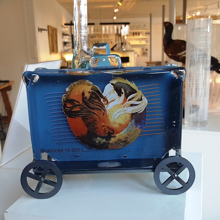 Suitcase Blue Grey - Kosta Boda - 2