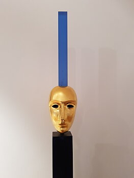 Head Gold with Blue Rod