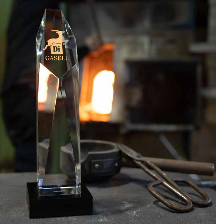 Award New York Medium Crystal