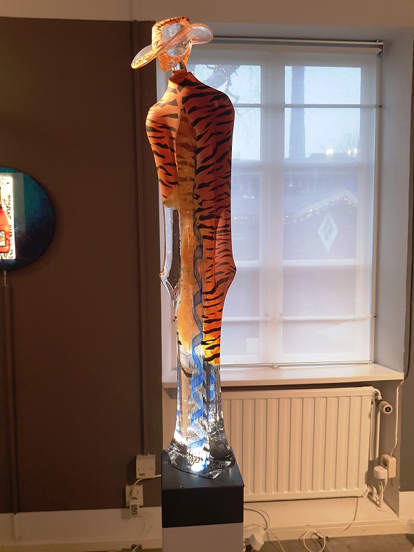 Tigerman Orange Blå - Kosta Boda Unikat