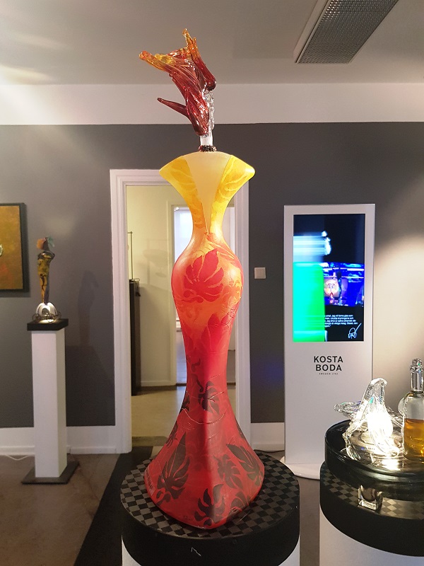Lady Red Yellow- Kosta Boda - 3