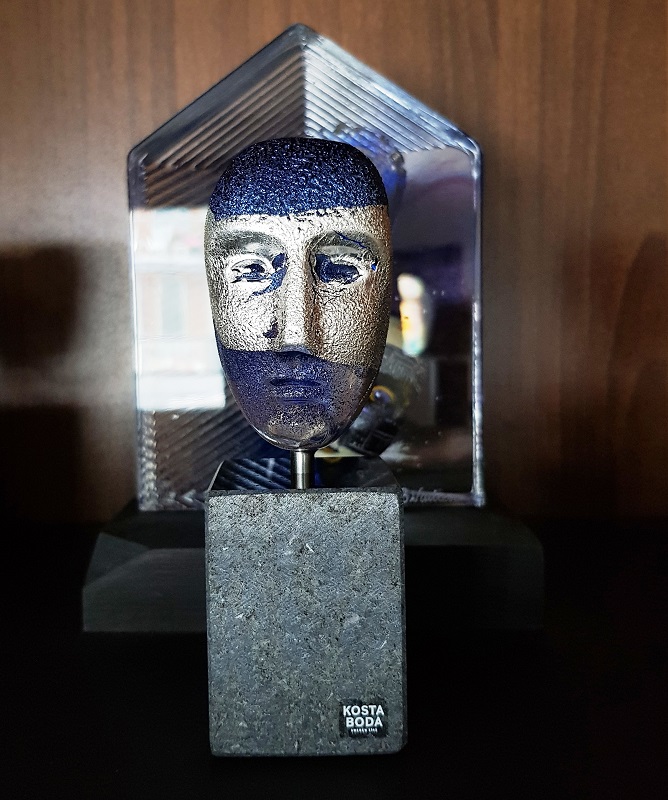 Kosta Boda - Brains on Base Freja Blue - Crystal of Sweden