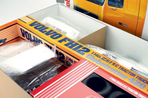 TAMIYA VOLVO FH 12 GLOBETROTTER 420 KIT 1/14 - 4