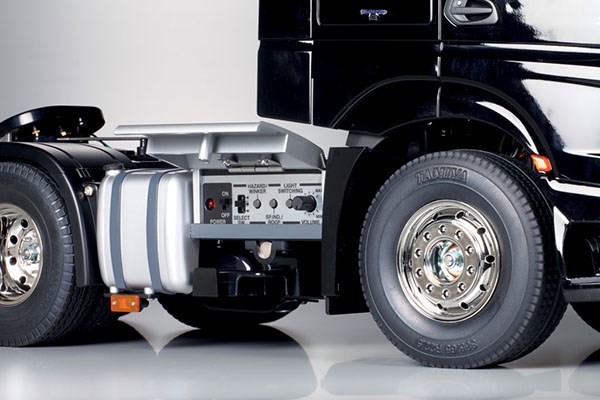 TAMIYA MERCEDES ACTROS 3363 GIGASPACE KIT 1/14 - 4