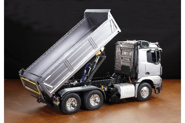 TAMIYA MERCEDES-BENZ AROCS 3348 6X4 TIPPER TRUCK 1/14 - 3