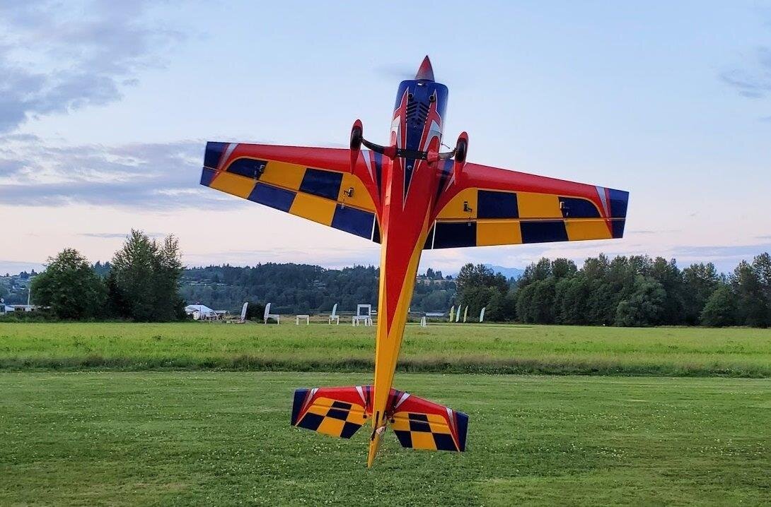Extreme Flight Extra 300 V2 - Red/Blue/Yellow 2.64m 104inch - 3