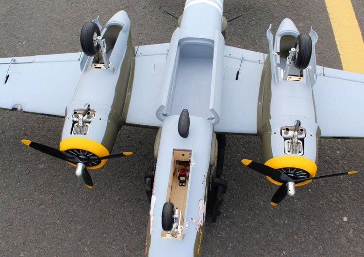 Seagull Mitchell B-25 20cc 2412mm med Infällbara Landställ ARF - 12