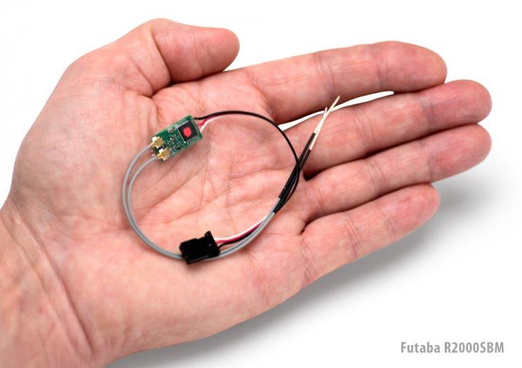 Futaba Mottagare Mikro R2000 2.4G S-FHSS FPV - 3