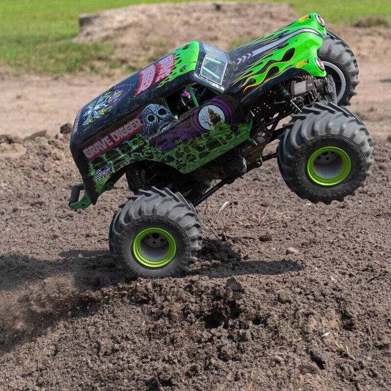 LOSI LMT:4wd Solid Axle Monster Truck. Grave Digger:RTR - 8