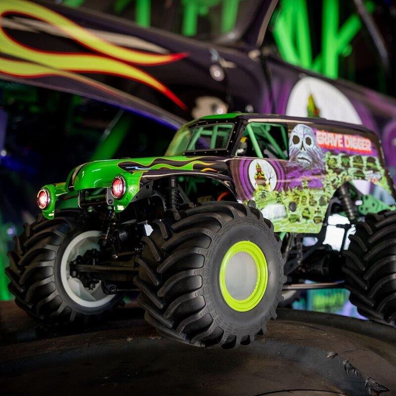LOSI LMT:4wd Solid Axle Monster Truck. Grave Digger:RTR - 14