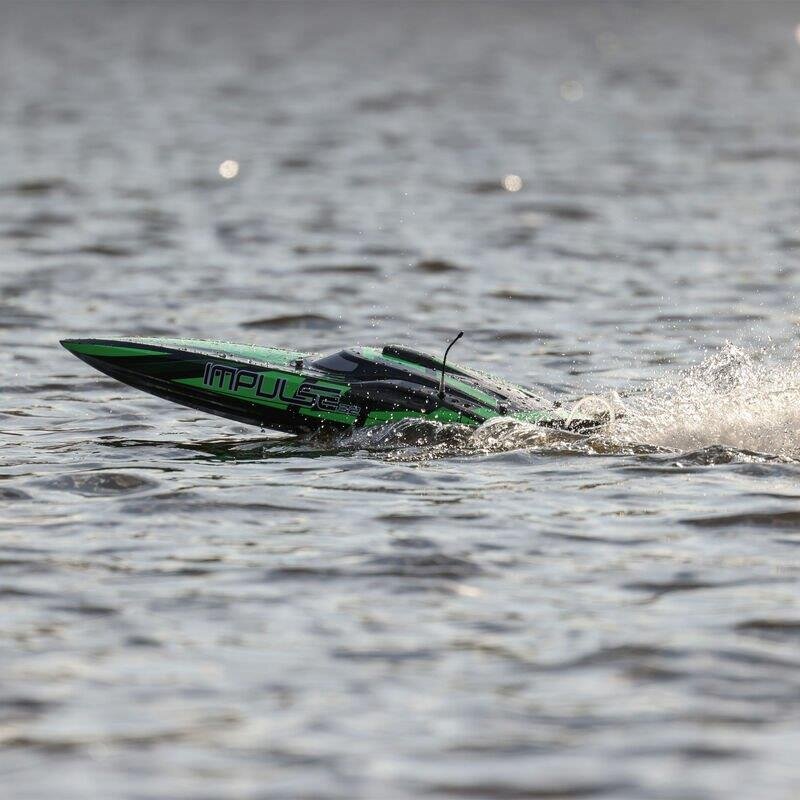 PROBOAT Impulse 32-inch BL. Blk/Grn: RTR - 16