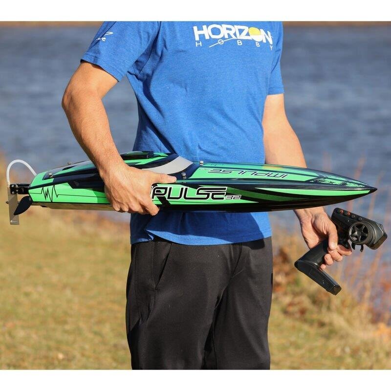 PROBOAT Impulse 32-inch BL. Blk/Grn: RTR - 14