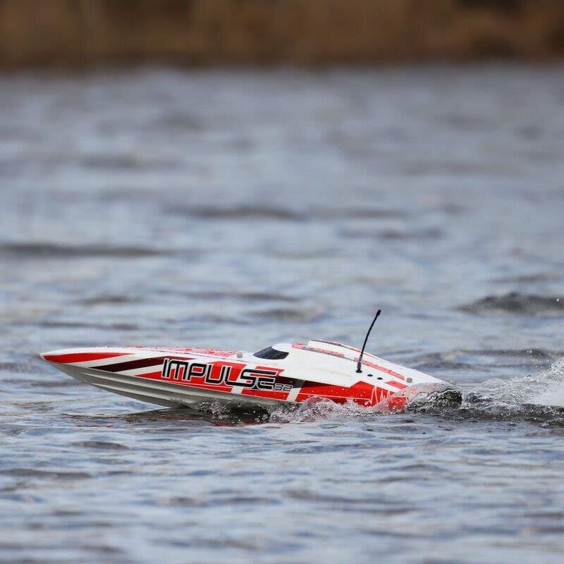 PROBOAT Impulse 32-inch BL. Wht/Red: RTR - 17