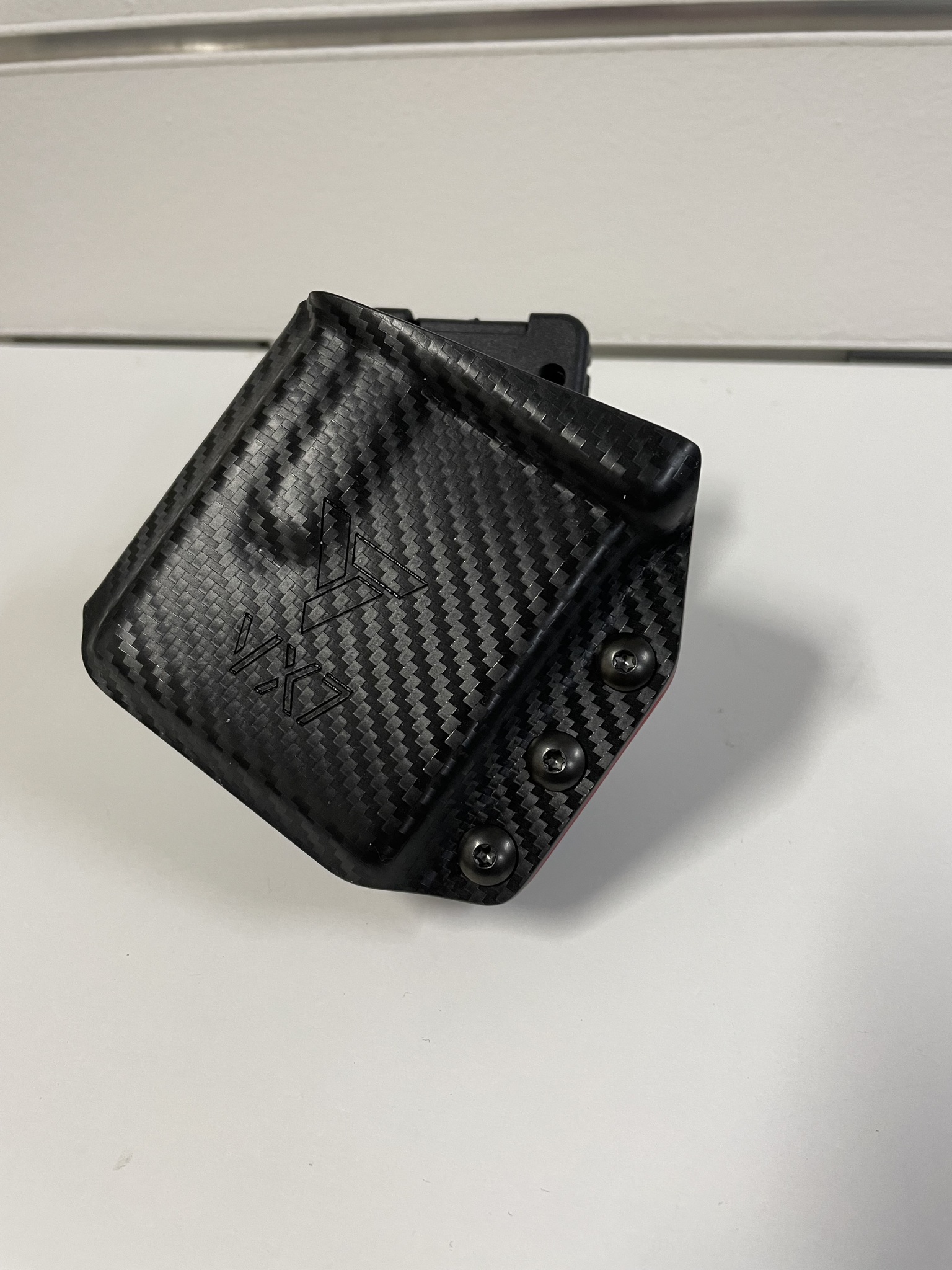 VX7 Magazine Pouch for AR-15 - CF Black / Red - 2