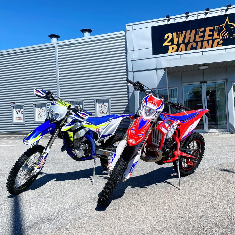 Hojar  Se vårt lager med Landsväg , enduro , crossar och mopeder