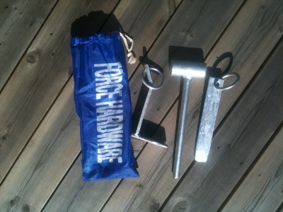Set mit Bergkeilen und Hammer