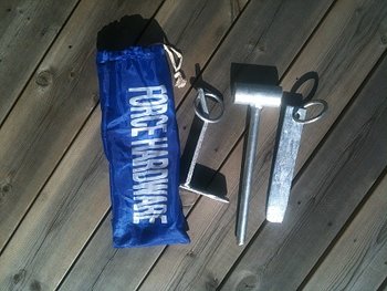Set mit Bergkeilen und Hammer