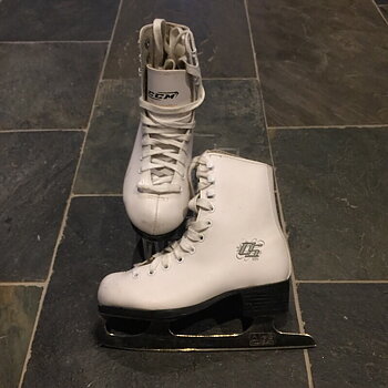 19,5 cm ( 31)  konståkningsskridskor Secondhand