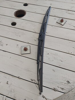 Torkarblad övre Volvo (äldre modeller)